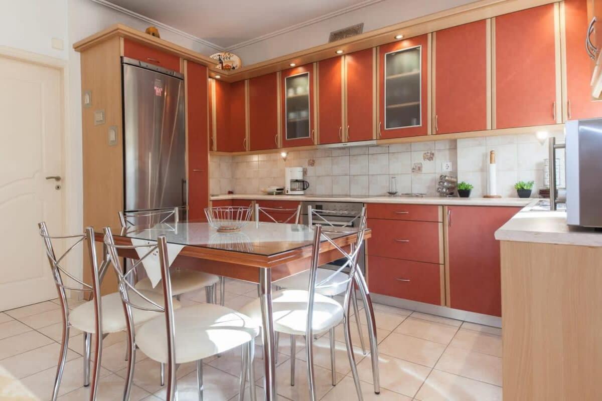 Scenic Balcony Apt In Vibrant Petralona Athens Ngoại thất bức ảnh