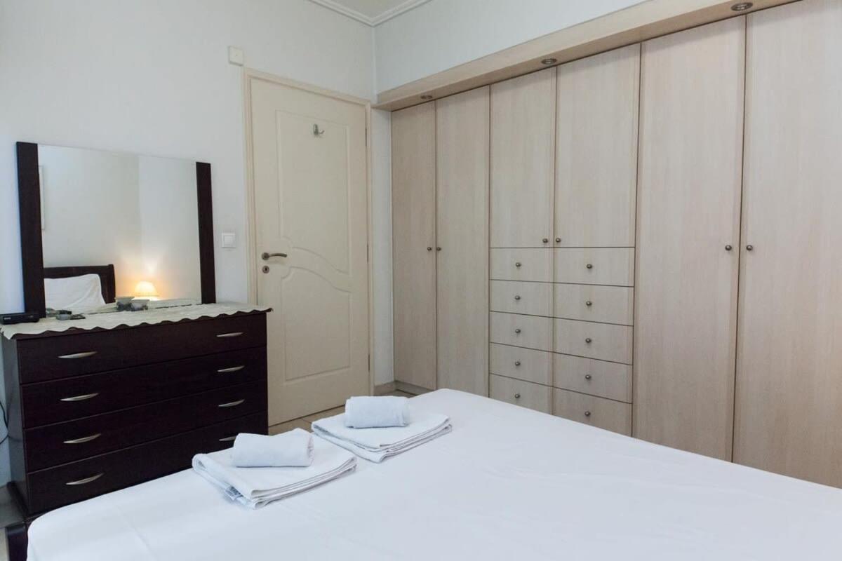 Scenic Balcony Apt In Vibrant Petralona Athens Ngoại thất bức ảnh