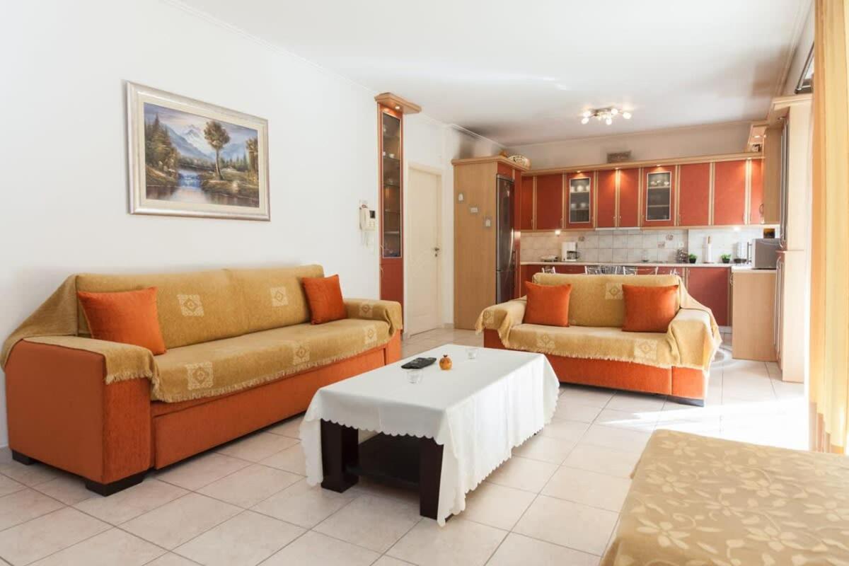 Scenic Balcony Apt In Vibrant Petralona Athens Ngoại thất bức ảnh