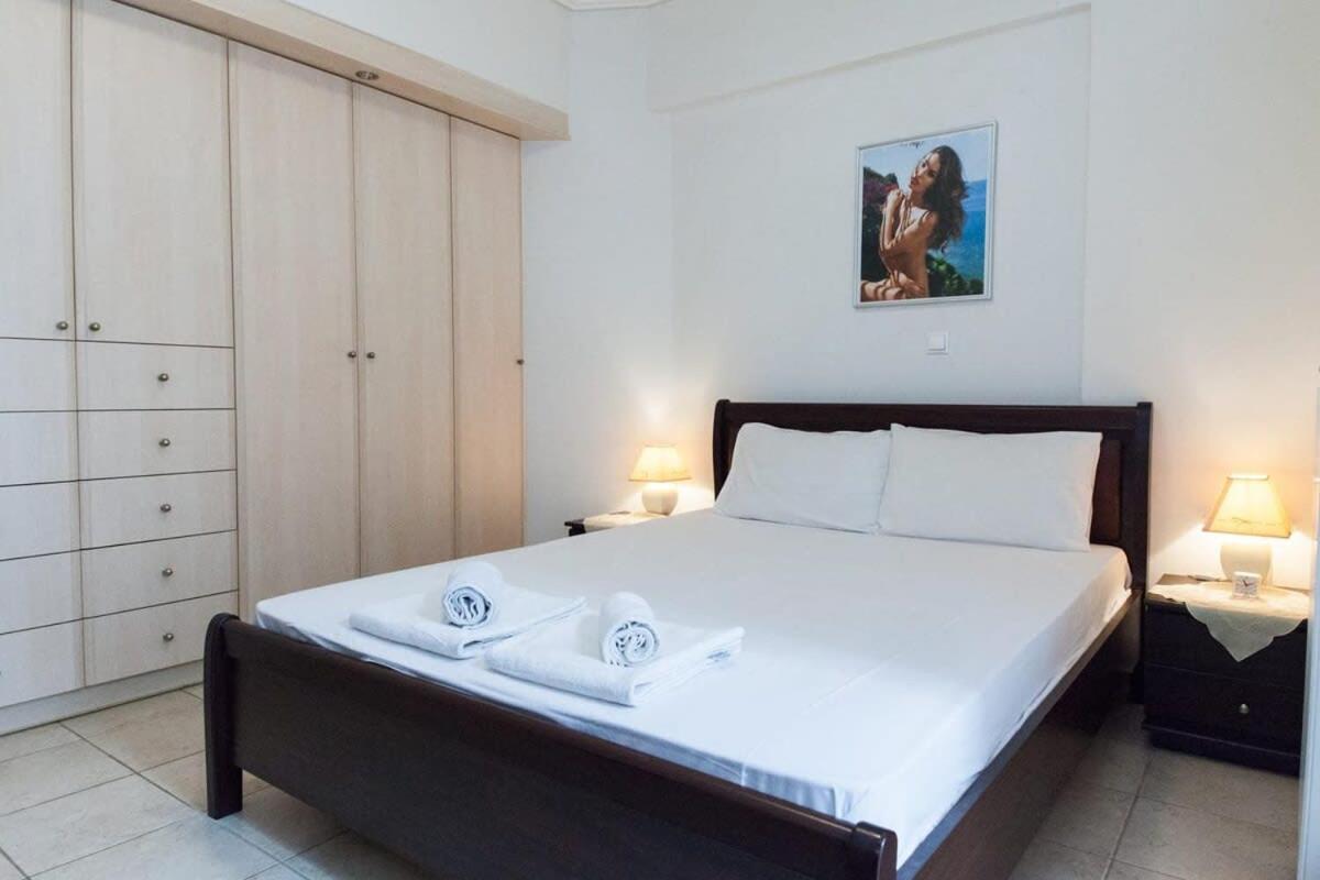 Scenic Balcony Apt In Vibrant Petralona Athens Ngoại thất bức ảnh