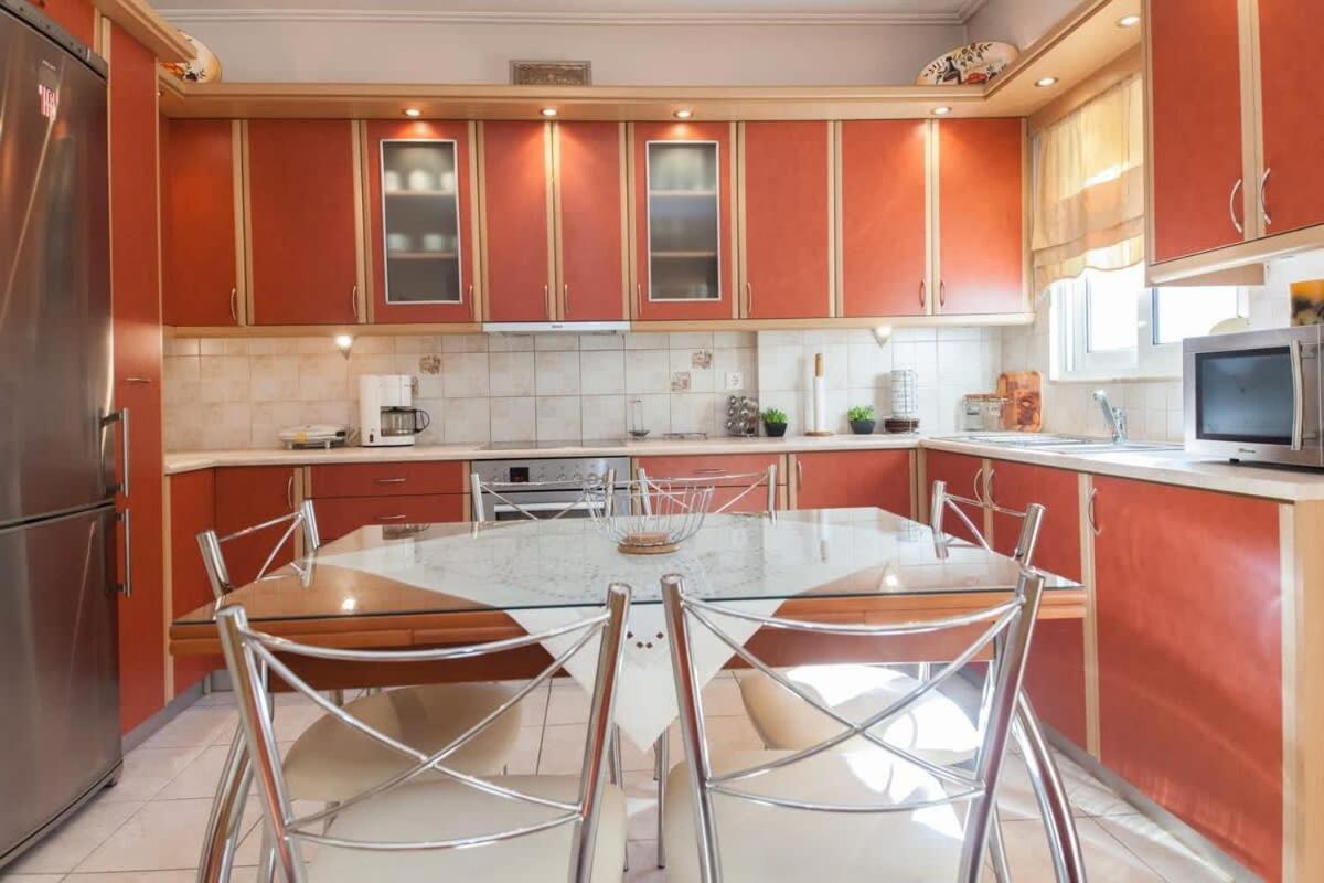 Scenic Balcony Apt In Vibrant Petralona Athens Ngoại thất bức ảnh