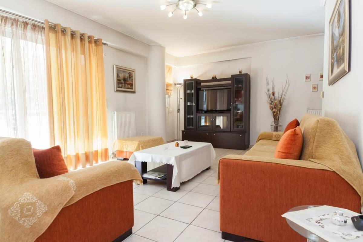 Scenic Balcony Apt In Vibrant Petralona Athens Ngoại thất bức ảnh